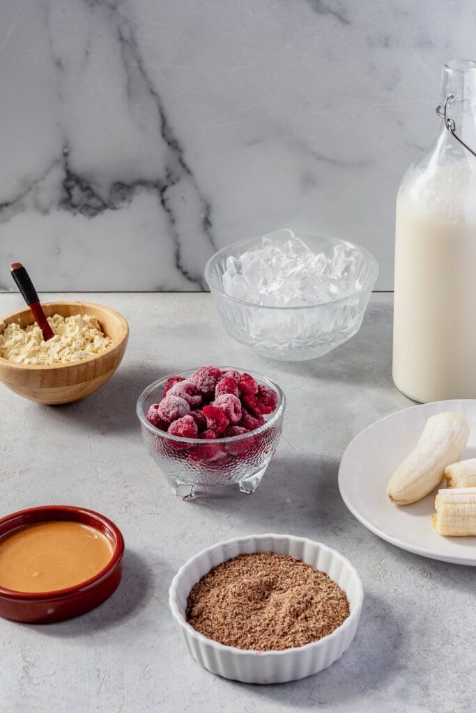 Fıstık Ezmesi ve Ahududu Smoothie’si: Lezzetli ve Sağlıklı Bir Başlangıç