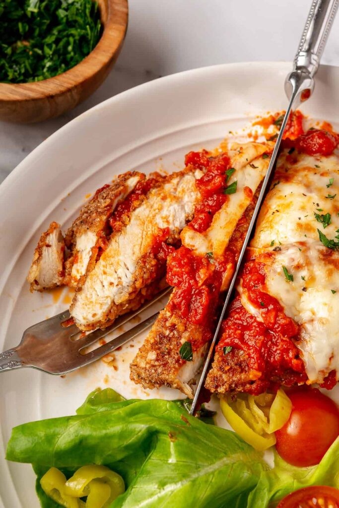 Glutensiz Çıtır Tavuk Parmesan: Klasik Lezzete Sağlıklı Bir Dokunuş